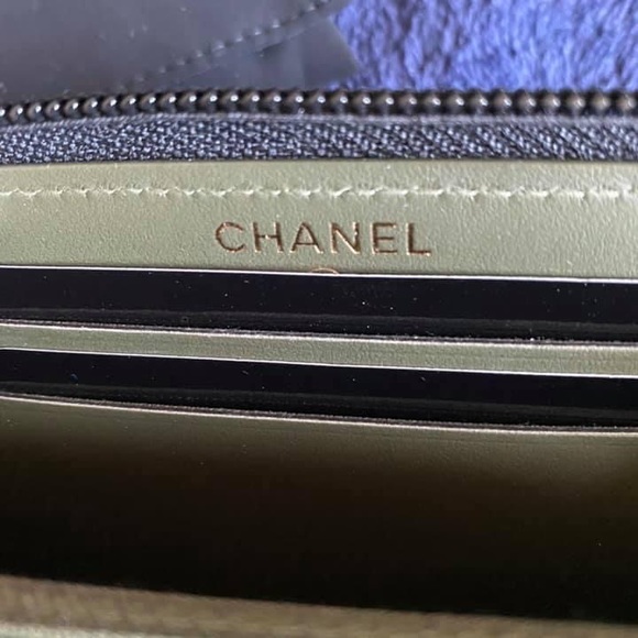 SOLD ✨ Chanel Zipped Wallet - Picture 4 of 6